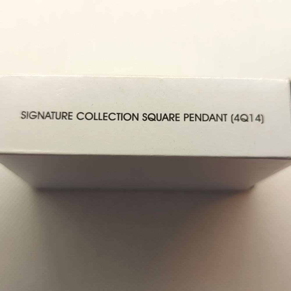 Avon Signature Collection Square Pendant - Picture 7 of 7